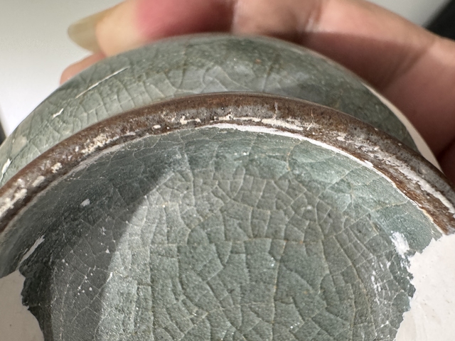 古玩陶瓷龍泉官窯花器真品鑒賞圖