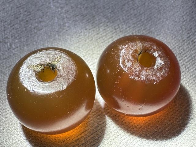古玩玉器遼平頭瑪瑙珠真品鑒賞圖