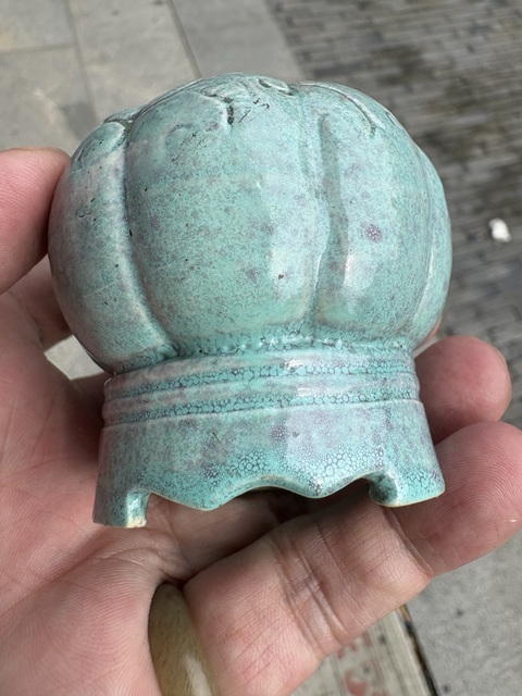 古玩陶瓷爐鈞釉瓜棱水盂真品鑒賞圖