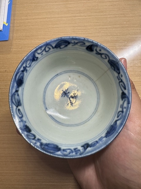 古玩陶瓷青花纏枝花卉紋杯真品鑒賞圖