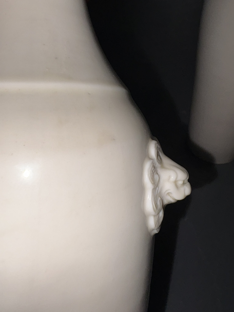 古玩陶瓷白釉獸耳瓶真品鑒賞圖