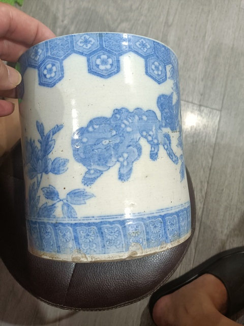 古玩陶瓷獅紋青花香爐真品鑒賞圖