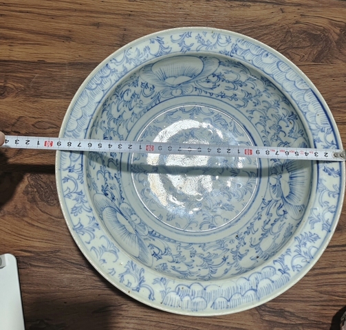 古玩陶瓷青花淡描花卉紋折沿盆真品鑒賞圖