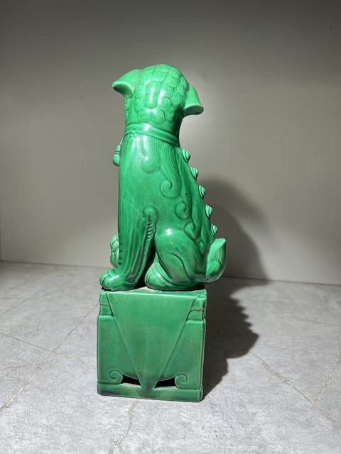 古玩陶瓷綠釉獅子擺件真品鑒賞圖