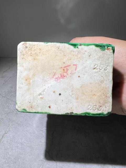古玩陶瓷綠釉獅子擺件真品鑒賞圖