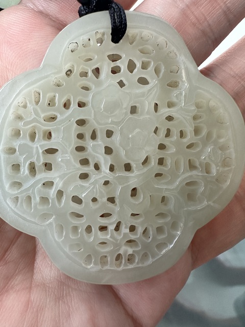 古玩玉器和田玉香囊掛件真品鑒賞圖