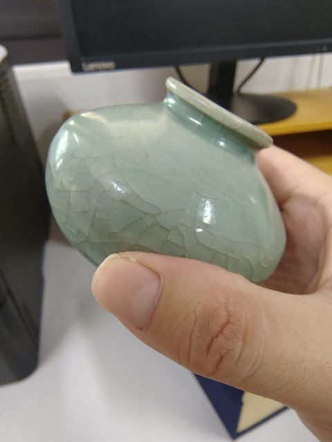 古玩陶瓷龍泉窯青釉水盂真品鑒賞圖