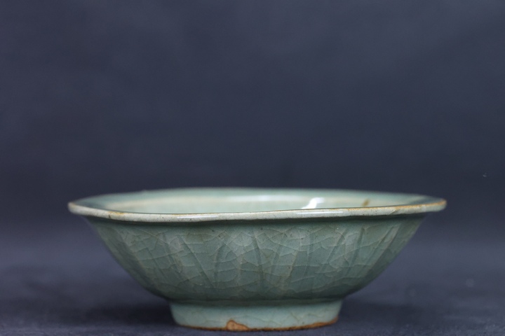 古玩陶瓷龍泉青瓷雙魚洗真品鑒賞圖
