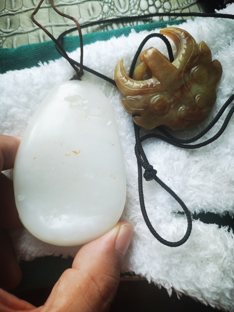 古玩玉器天然和田玉雕件真品鑒賞圖