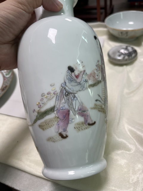 古玩陶瓷粉彩瓶真品鑒賞圖