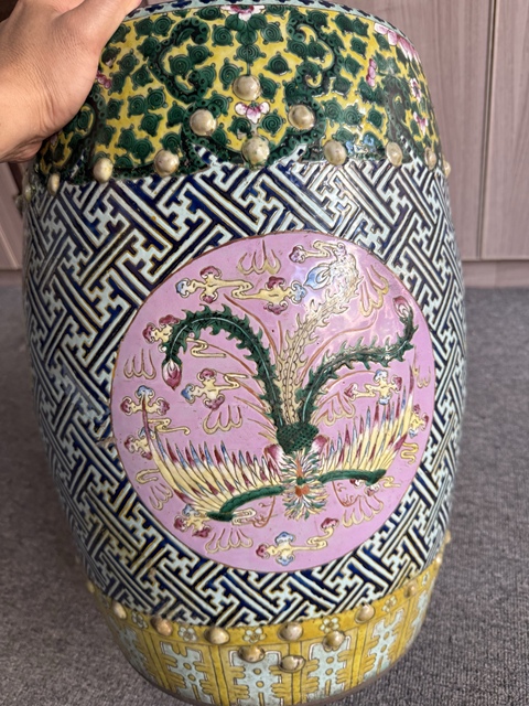 古玩陶瓷粉彩花卉開窗龍鳳紋繡墩真品鑒賞圖
