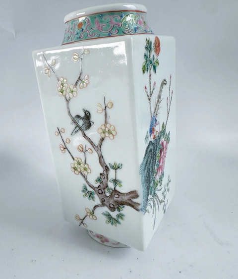 古玩陶瓷粉彩四季花卉紋琮式瓶真品鑒賞圖