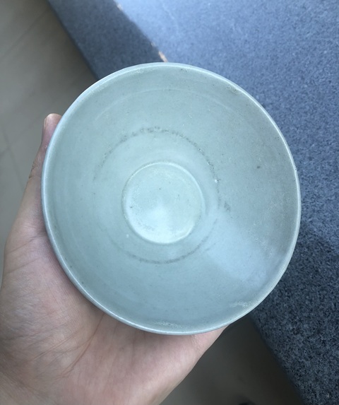 古玩陶瓷龍泉青瓷刻仰蓮紋碗真品鑒賞圖