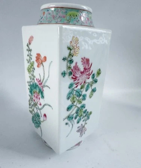 古玩陶瓷粉彩四季花卉紋琮式瓶真品鑒賞圖