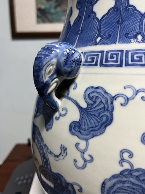 古玩陶瓷龍紋象耳尊真品鑒賞圖
