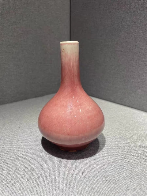 古玩陶瓷紅釉瓶拍賣，當前價格9800元