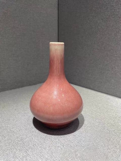 古玩陶瓷紅釉瓶拍賣，當前價格9800元