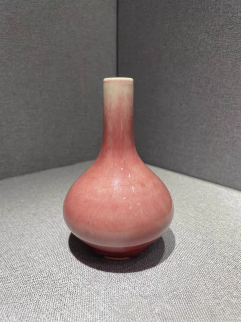 古玩陶瓷紅釉瓶拍賣，當前價格9800元