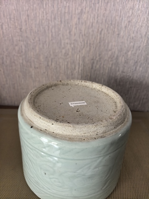 古玩陶瓷豆青釉刻花圈足筒式香爐真品鑒賞圖