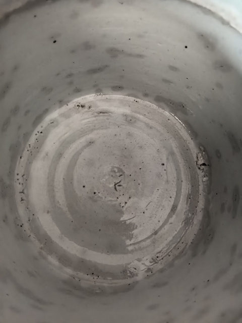 古玩陶瓷豆青釉刻花圈足筒式香爐真品鑒賞圖
