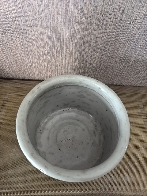 古玩陶瓷豆青釉刻花圈足筒式香爐真品鑒賞圖