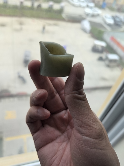 古玩玉器和田玉雕“素紋扳指”真品鑒賞圖
