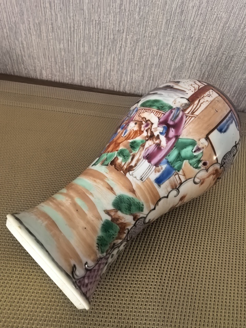古玩陶瓷人物紋廣彩雞腿瓶真品鑒賞圖