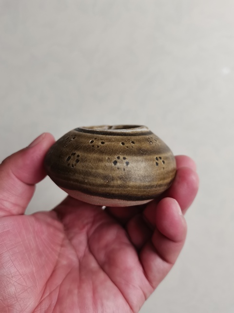 古玩陶瓷長沙窯青釉印花水盂真品鑒賞圖