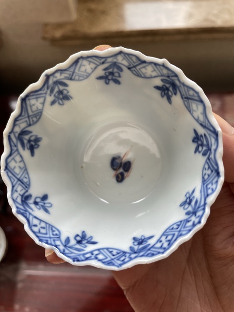 古玩陶瓷康熙·青花加彩山水紋花口杯 真品鑒賞圖