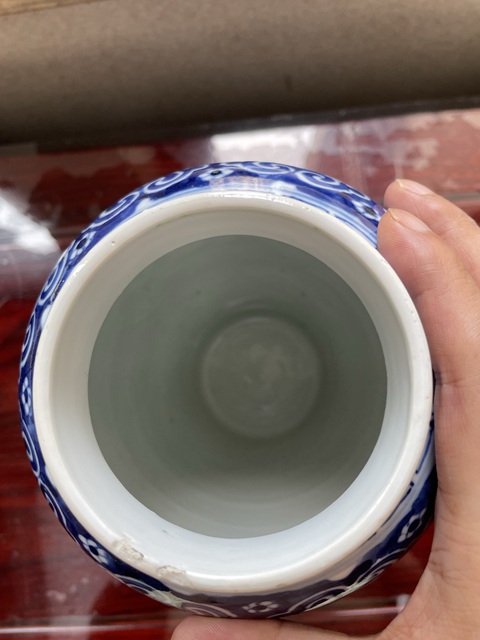 古玩陶瓷光緒·青花開窗人物花卉紋瓶 真品鑒賞圖