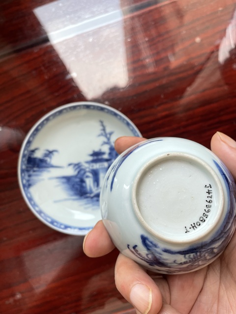 古玩陶瓷康熙·青花山水紋杯碟一套 真品鑒賞圖