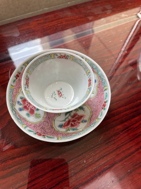 古玩陶瓷雍正·粉彩開窗花卉紋杯碟一套 真品鑒賞圖