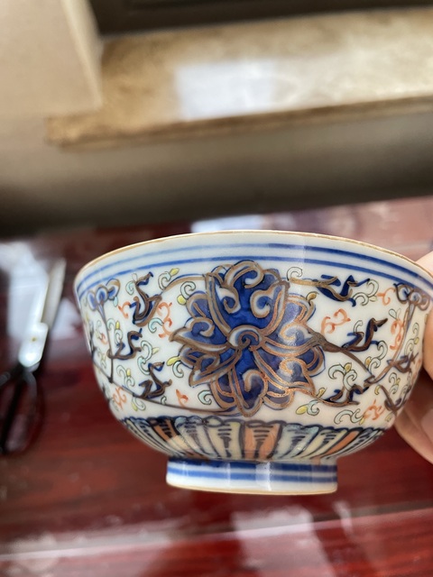 古玩陶瓷光緒·青花加彩纏枝蓮紋碗 真品鑒賞圖