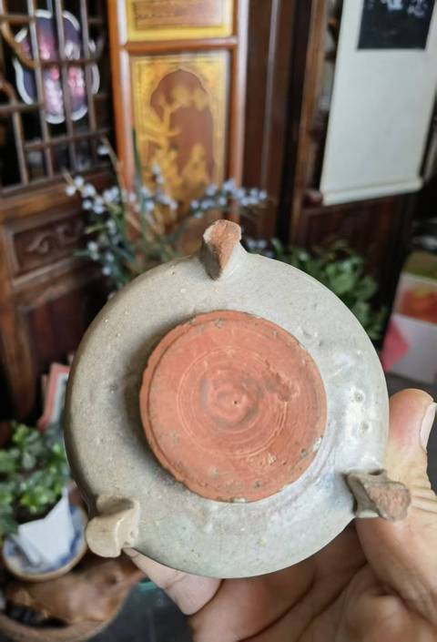 古玩陶瓷龍泉青瓷三足爐真品鑒賞圖