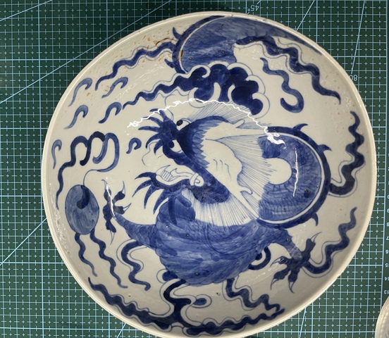 古玩陶瓷清雍正青花過墻龍紋碗真品鑒賞圖