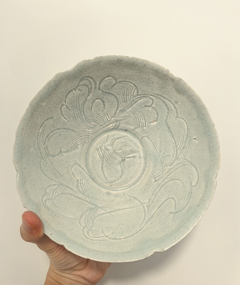 古玩陶瓷湖田窯刻花葵口碗真品鑒賞圖