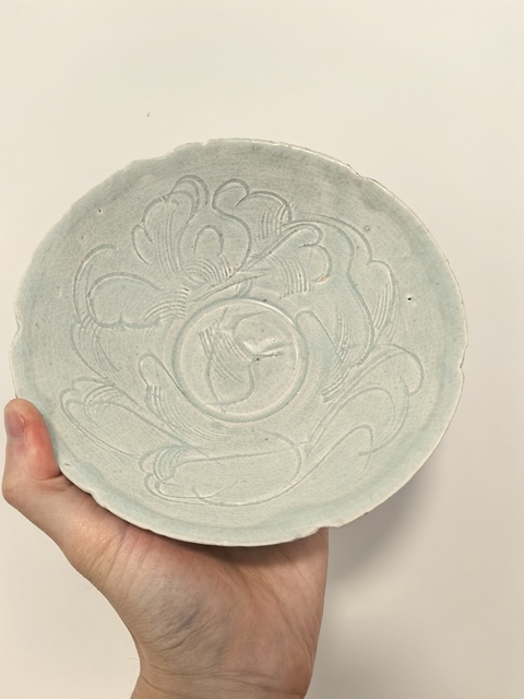 古玩陶瓷湖田窯刻花葵口碗真品鑒賞圖