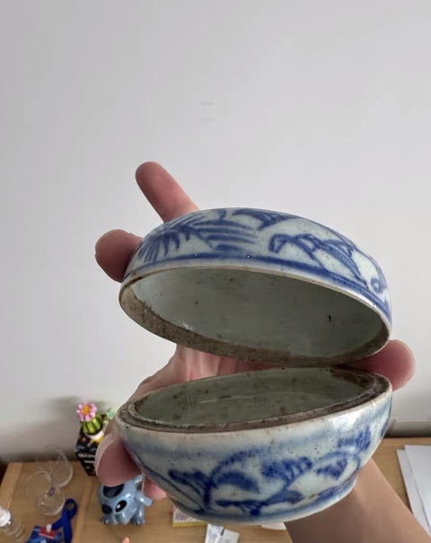 古玩陶瓷青花淡描花卉紋喜字粉盒真品鑒賞圖
