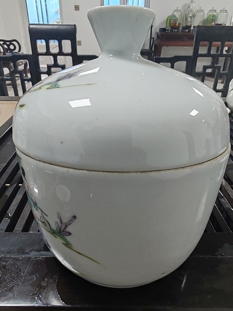 古玩陶瓷麒麟送子粉彩蓋缸真品鑒賞圖