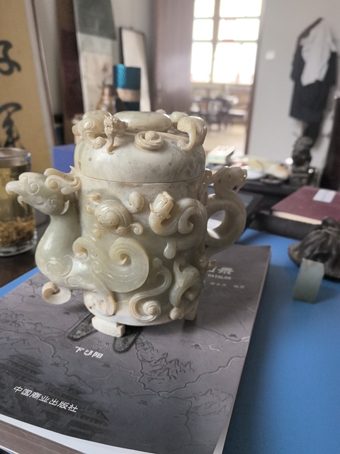 古玩玉器仿古龍紋玉杯真品鑒賞圖