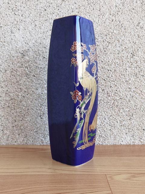 古玩陶瓷藍釉描金錦雞圖四方瓶拍賣，當(dāng)前價格450元