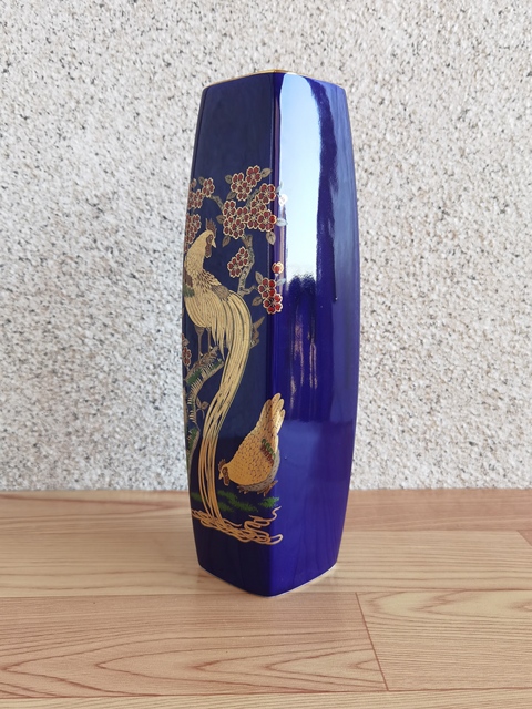 古玩陶瓷藍釉描金錦雞圖四方瓶拍賣，當(dāng)前價格450元