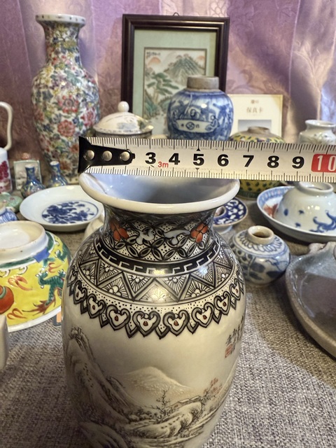 古玩陶瓷解放初粉彩雪景圖燈籠瓶拍賣，當前價格4500元