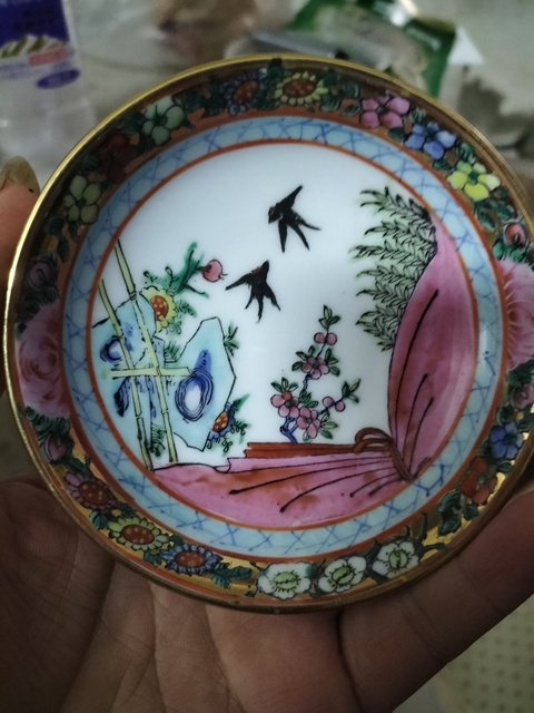 古玩陶瓷花鳥紋廣彩盤真品鑒賞圖