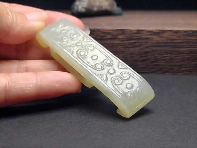 古玩玉器和田玉雕“劍璏”真品鑒賞圖