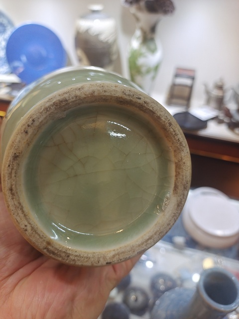 古玩陶瓷青釉象耳盤口瓶真品鑒賞圖