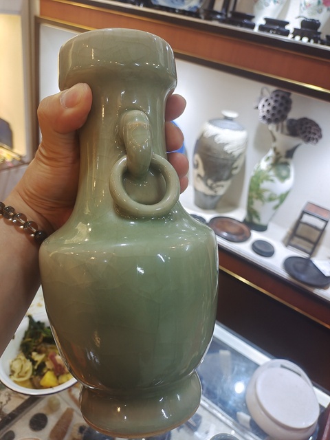 古玩陶瓷青釉象耳盤口瓶真品鑒賞圖