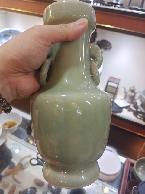 古玩陶瓷青釉象耳盤口瓶真品鑒賞圖