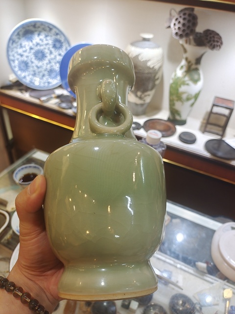 古玩陶瓷青釉象耳盤口瓶真品鑒賞圖