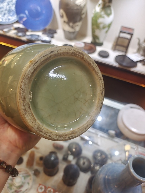 古玩陶瓷青釉象耳盤口瓶真品鑒賞圖